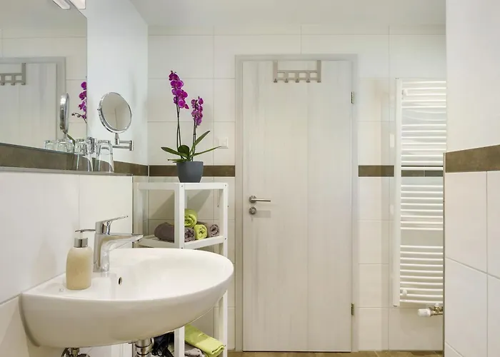 Hensler Semesterbostad